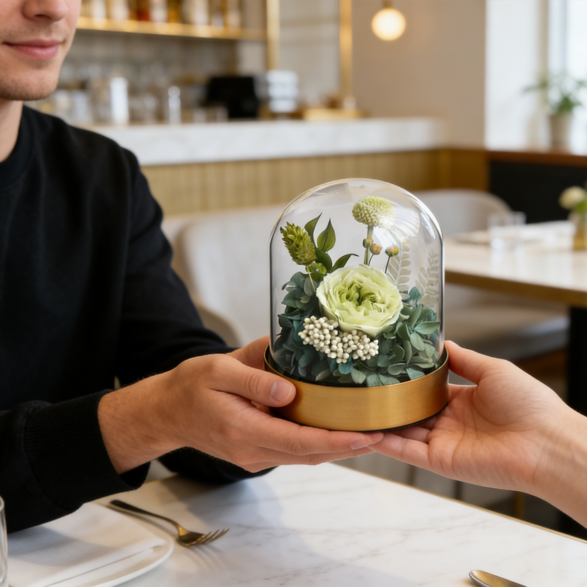 Austin Rose in Glass Cover | Roselumi